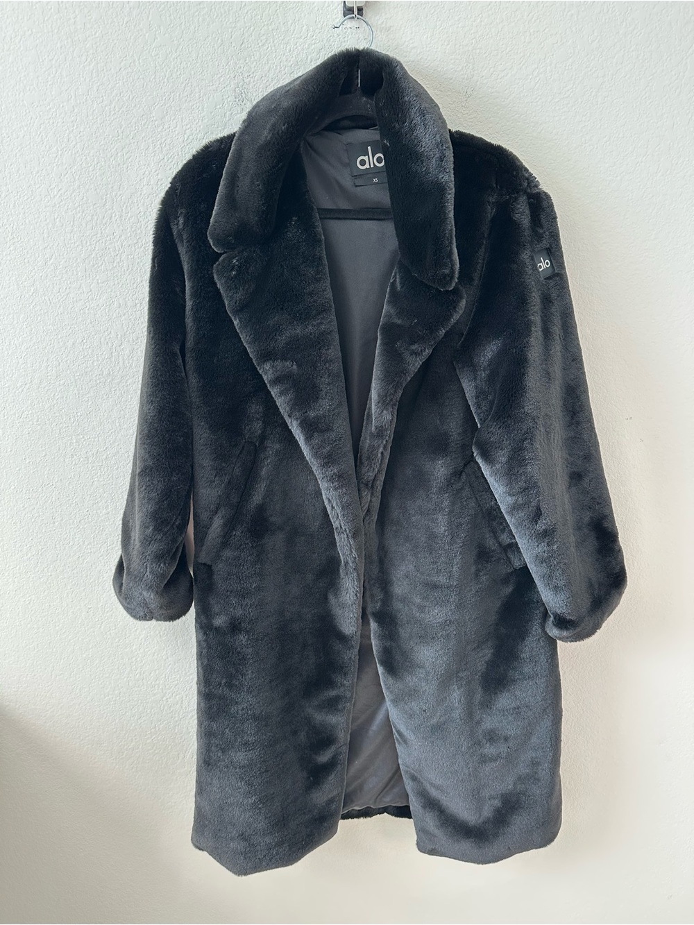 Alo Yoga Oversized Black Faux Fur
Trench Coat SZ XS - Picture 3 of 8